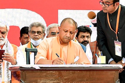Rahul Gandhi Tainting India’s Image Abroad, Akhilesh on Same Path, Says CM Yogi Adityanath