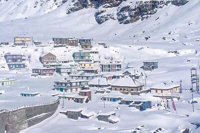 North India Reels under Intense Cold Wave, 'Harshest Winter' Period Begins in Kashmir