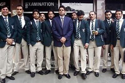 Huge security cover greets Pakistan World Cup team