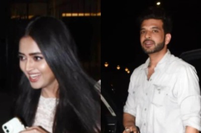 Tejasswi Prakash Can't Stop Blushing As She Gets Clicked on Coffee Date With Karan Kundrra; See Pics