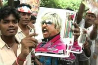 Fans give a thumbs up to Sivaji