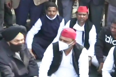 Akhilesh Yadav Claims Ground Level BJP Workers Want Withdrawal of Centre's New Farm Laws