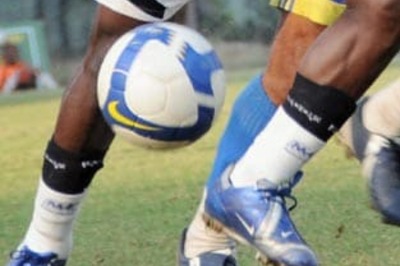 'Humiliated' Indian soccer heroes return cheques