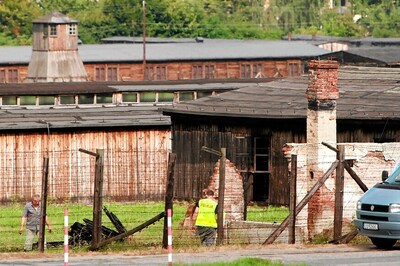 Ex-SS Guard Charged With Complicity in Murders at Nazi Death Camp