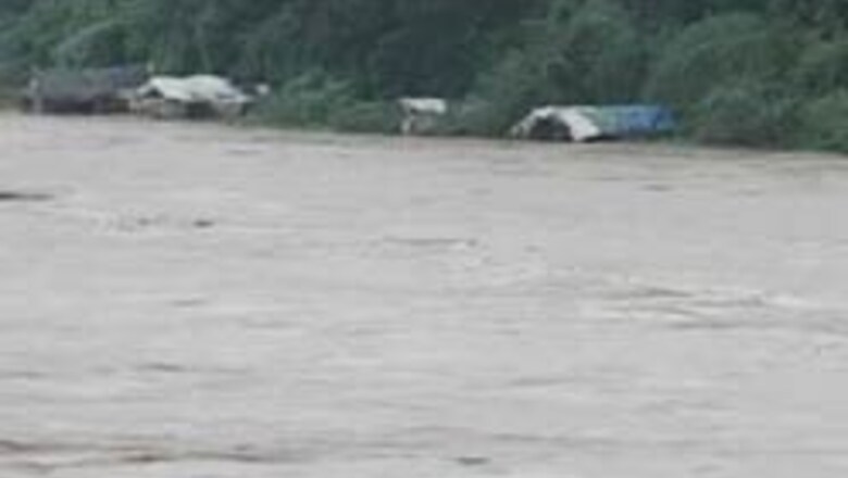Army called in Ahmedabad, 400 people marooned in Bavda