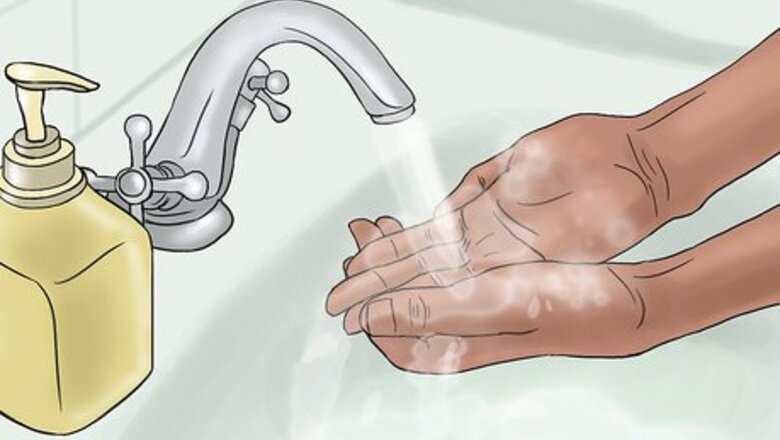 How to Clean an Umbilical Cord Stump on a Newborn Baby