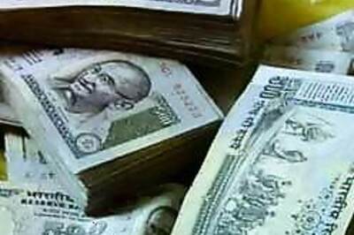 Hyderabad: Cop swallows bribe money to escape charge