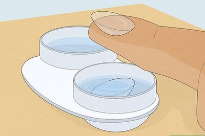 How to Take Out Contact Lenses with Nails