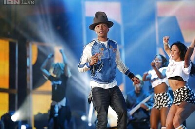 How the Oscars balanced it out by having a large number of non-white/black presenters