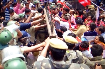 Massive Protest in Hyderabad to 'Save Dharna Chowk' From Relocation