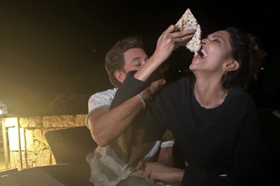 Deepika Padukone Fights Over Pizza With Hrithik Roshan in UNSEEN Photo, Fighter Stars' Pic Goes Viral