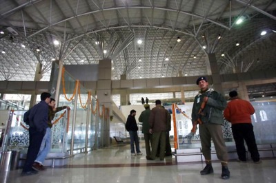 Flight Operations Resume at Srinagar Airport after Week-long Disruption Due to Fog, Snow