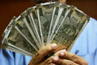 Rupee Gains 4 Paise Against Dollar in Early Trade