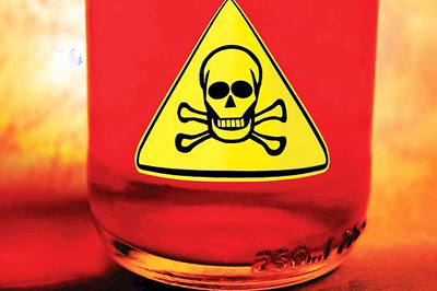 Kolkata Woman Throws Acid on 4 Pedestrians From Her Shop, Arrested