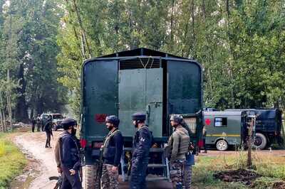 Terrorists Abduct Two Territorial Army Jawans In J&K's Anantnag, One Returns; Search Operation On