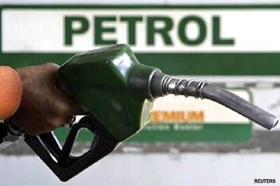 Petrol prices cut by Re 1 per litre with effect from tonight