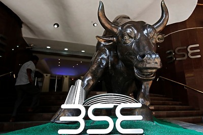 Sensex Plummets 344 Points on Global Meltdown, F&O Expiry
