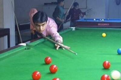 Advani, Shandilya enter billiards semis