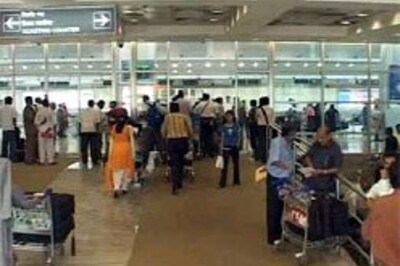 Govt rejects visa on arrival proposal