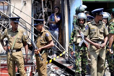 Sri Lanka Blocks Social Media as Buddhist Mobs Attack Mosques