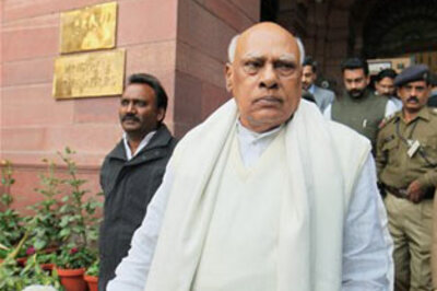 Rosaiah meets PM ahead of Telangana talks