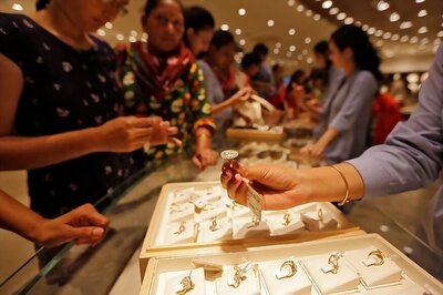 Govt Eases Curbs on Certain Gold Jewellery Exports From EOUs