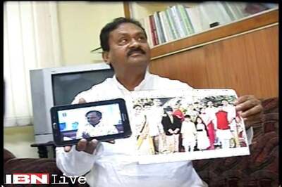 Telangana to celebrate its first anniversary, 'credit battle' intensifies between Congress, TRS