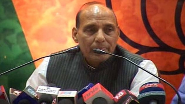 Rajnath conducts aerial survey of flood-hit UP