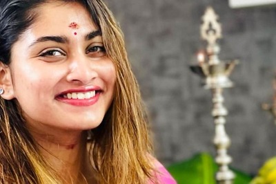 Bigg Boss Tamil 4 Fame Shivani Narayanan Flaunts Beauty in Saree