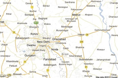 5 robbers barge into a factory, loot aluminium worth Rs 8 lakh