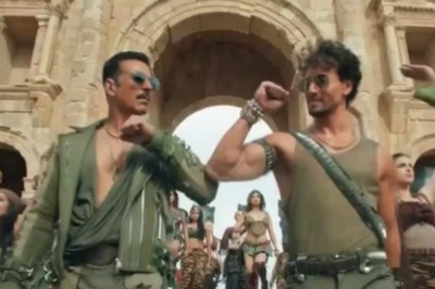 Bade Miyan Chote Miyan Title Song Out: Akshay Kumar, Tiger Shroff Pack in the Bromance, Watch