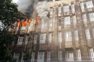 Major Fire Breaks Out in Scindia House Office Building in South Mumbai, 8 Rescued From Terrace