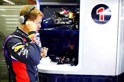 Sebastian Vettel finds his feet on streets of Singapore