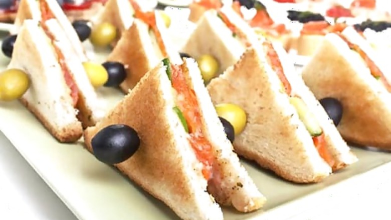Foodie PIA pilot delays flight for sandwiches by two hours