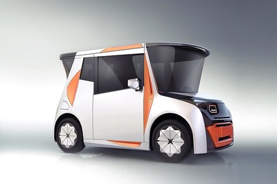 A Car, Cinema, Office and Diaper Changing Space Rolled Into One - REDS Concept