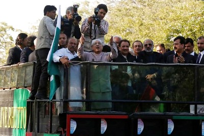 Zardari Expected to Announce Grand Alliance on Benazir's Death Anniversary