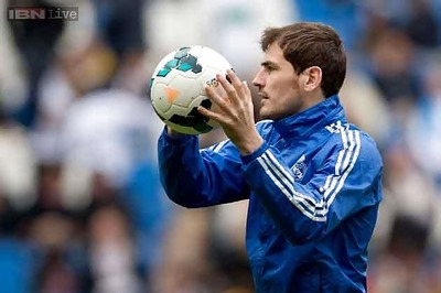 Iker Casillas backs Madrid goalkeeping rival