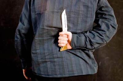 Mumbai: Two persons found murdered in a garage