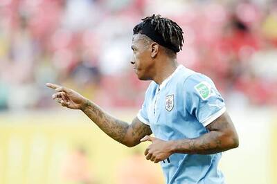 Abel Hernandez hits four as Uruguay reach semi-finals