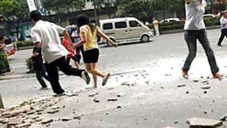 In Pics: Earthquake rocks central China