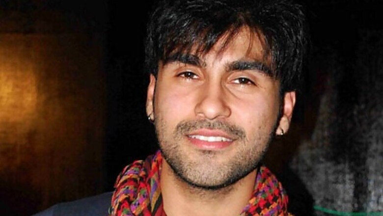 Aarya Babbar gets embarrassed