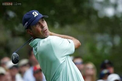 Kuchar shrugs off Masters letdown, grabs early Heritage lead