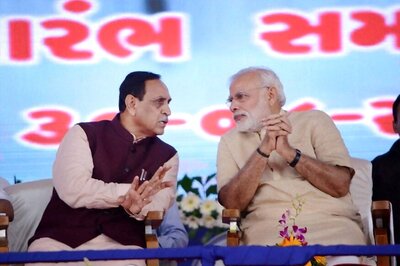 Gujarat Govt Doles out Sops for Civic Employees, Teachers Ahead of Polls