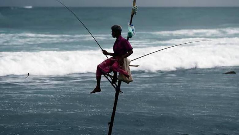 Cyclone Nilam: 70,000 displaced in Sri Lanka