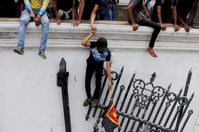 'Support Us to Ensure Peace, Opportunity Now Available': Army Chief to Sri Lankans After Rajapaksa Offers to Resign