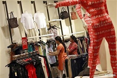 6 global retailers apply for 51 pc control of India ops