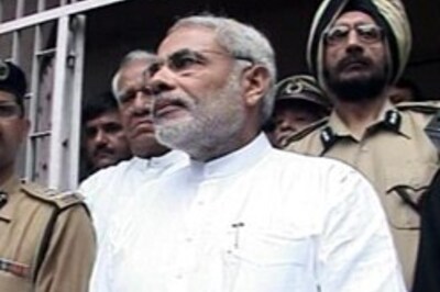 VHP chief meets Modi, wants end to temple demolitions