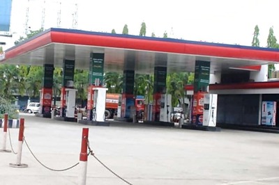 Petrol pumps to observe 15-minute blackout on Saturday