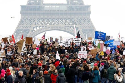Thousands Hit Paris Streets Against Abortion