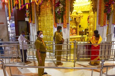 Coronavirus LIVE Updates: Siddhivinayak Temple Stops Offline Darshan as Cases Surge